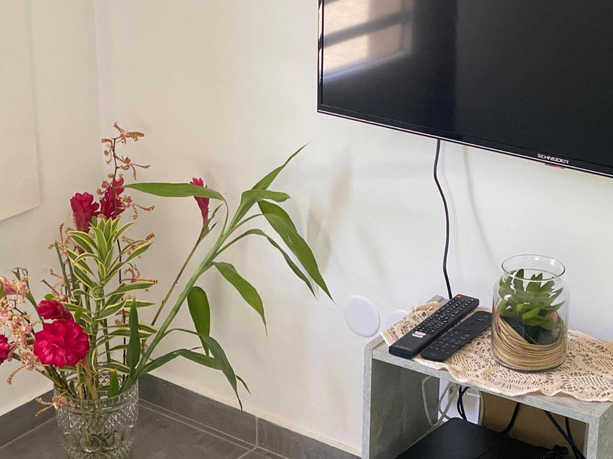 Le Domaine De Kazo Kilou Titine Apartment เลอโกซิเยร์ ภายนอก รูปภาพ