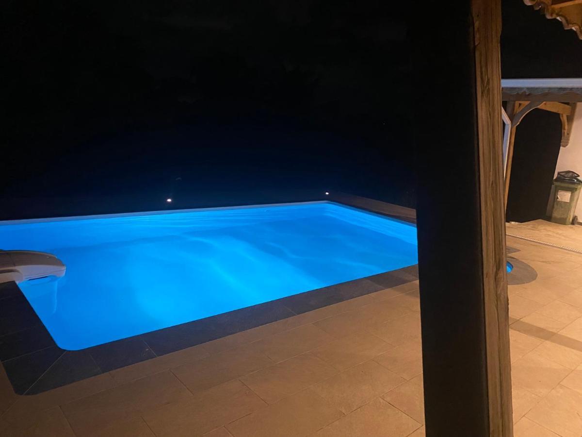 Le Domaine De Kazo Kilou Titine Apartment เลอโกซิเยร์ ภายนอก รูปภาพ